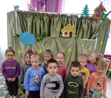Показ детям младшего дошкольного возраста кукольного театра "Сказка о глупом мышонке"