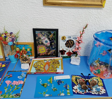 Конкурс поделок "Фантазии из фантиков"